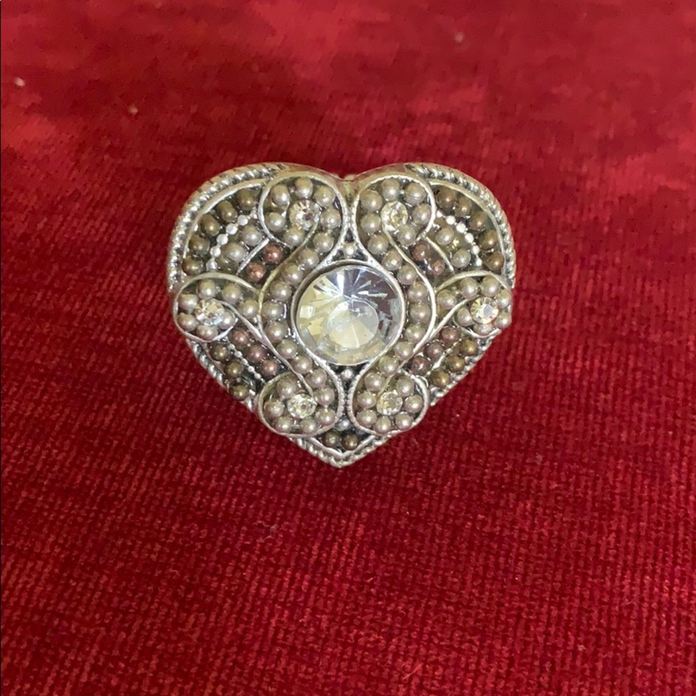LIKE NEW Heart ring